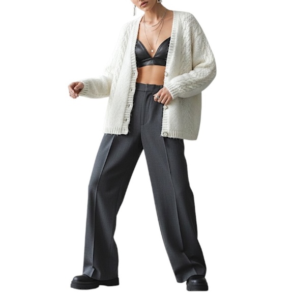 Minimalist old money ivory white boxy oversized fuzzy grandma cardigan sweater - Picture 3 of 14